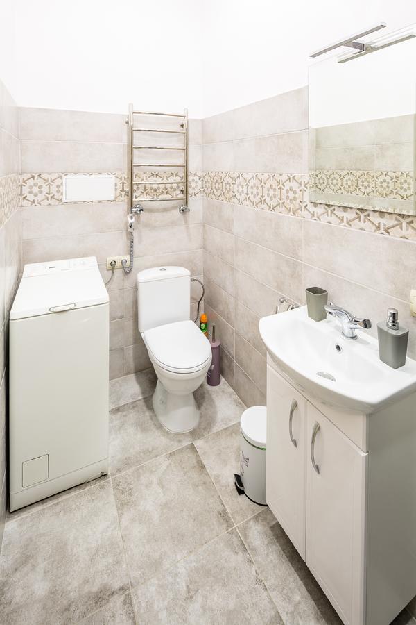 #1 Apartment Lviv Buitenkant foto