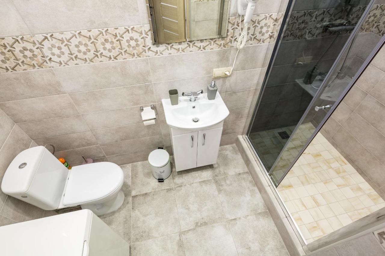 #1 Apartment Lviv Buitenkant foto